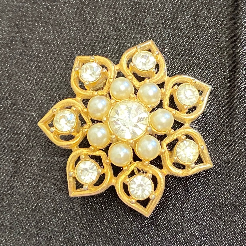 Sarah Coventry Brooch
